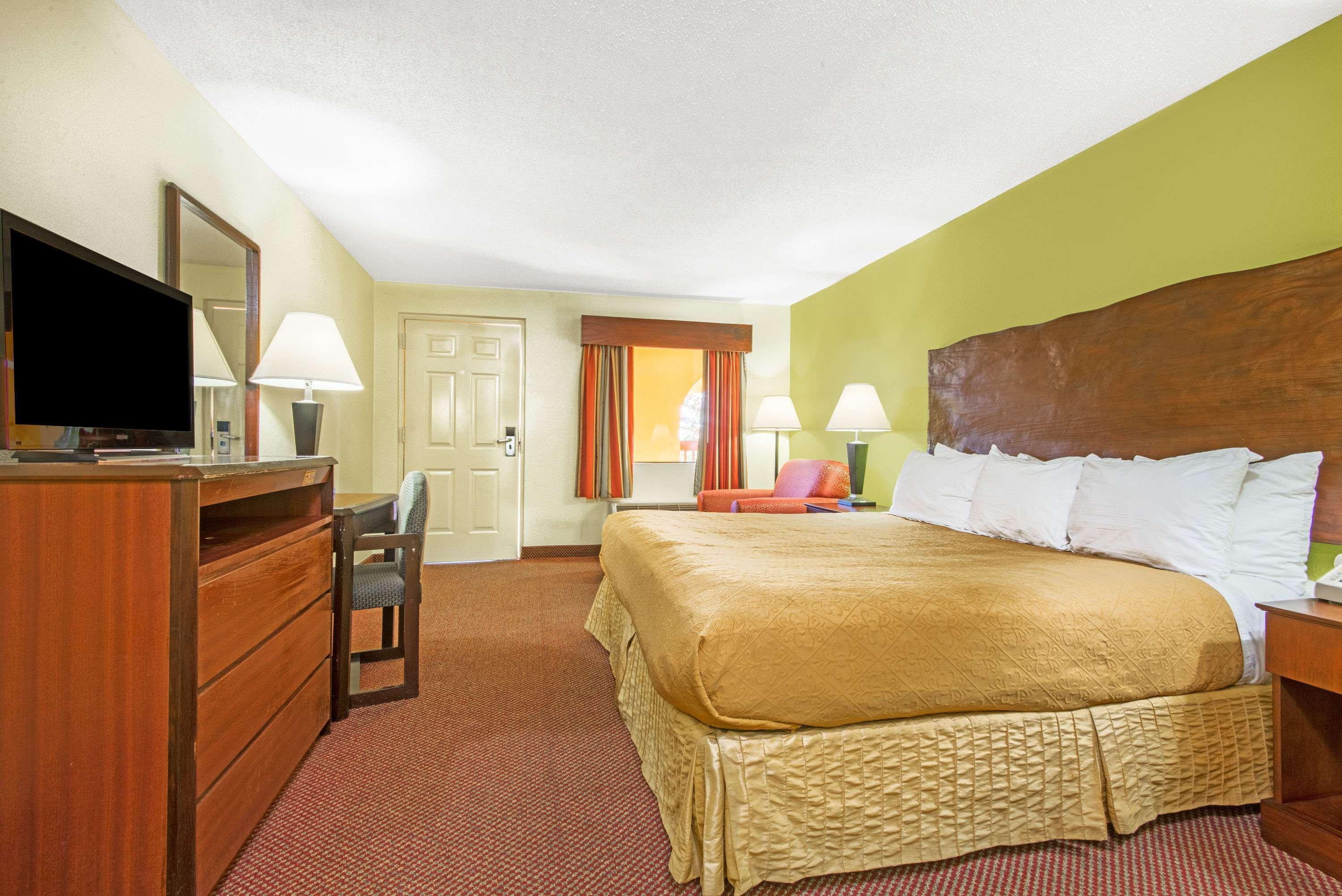Days Inn By Wyndham Opelika Dış mekan fotoğraf
